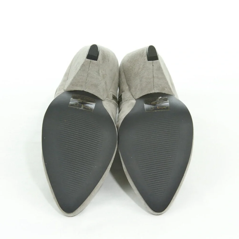 GABRIELLA ROCHA NiB Light Gray Suede Ankle Booties
